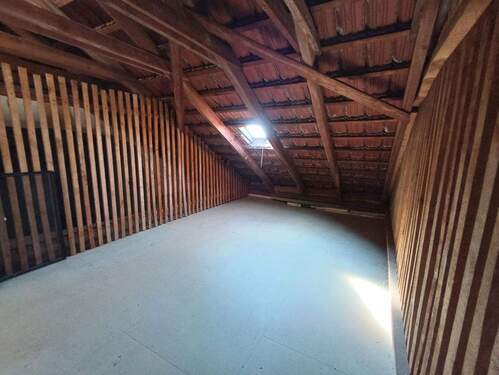 großzügiges Dachbodenabteil - 