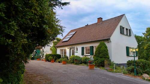 Außenansicht - 5 Zimmer Einfamilienhaus zum Kaufen in Essen