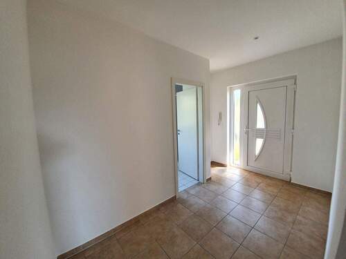 Bild 2 - 5 Zimmer Einfamilienhaus zur Miete in Finsterwalde