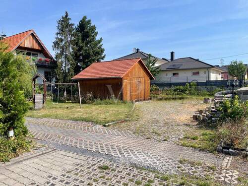 Blick auf das Grundstück - 