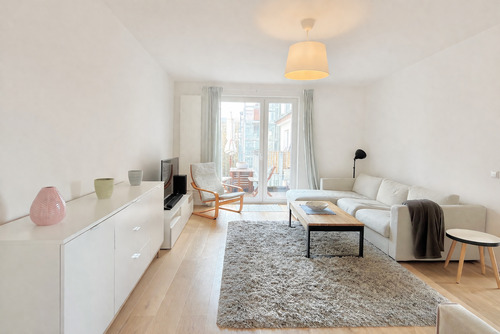 Wohnzimmer mit Balkon - Sonnenbalkon, Wintergarten und Freiblick auf den Fernsehturm!