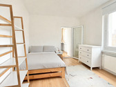 Schlafzimmer 2 - Blick zum Wintergarten - 