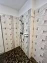 ...und ebenerdiger Walk-in Dusche - 