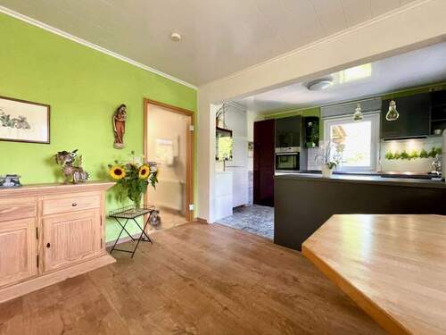 gemeinsames Kochen - Einfamilienhaus mit 177,50 m&sup2; in Wallertheim zum Kaufen