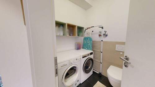 Gäste WC mit Waschmaschinenanschluss - 