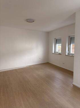 Bild 1 - 3-Zimmer Wohnung - 900,00&nbsp;EUR Kaltmiete, ca.&nbsp; 90,00&nbsp;m&sup2;&nbsp;Wohnfl&auml;che