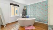 2. OG Badezimmer 1 1 - Kernsaniertes Stadthaus-Unikat trifft auf modernen Wohnkomfort in ruhiger Lage von Lübeck