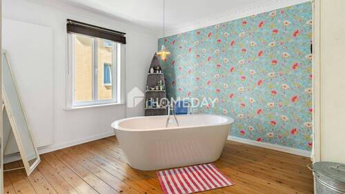 2. OG Badezimmer 1 1 - Kernsaniertes Stadthaus-Unikat trifft auf modernen Wohnkomfort in ruhiger Lage von Lübeck