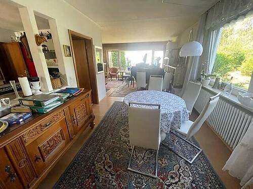 Essen m. Blick in Küche u. Wohnen - 