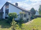 Hausvorder- u. -seitenansicht - 5 Zimmer Einfamilienhaus in Nürtingen