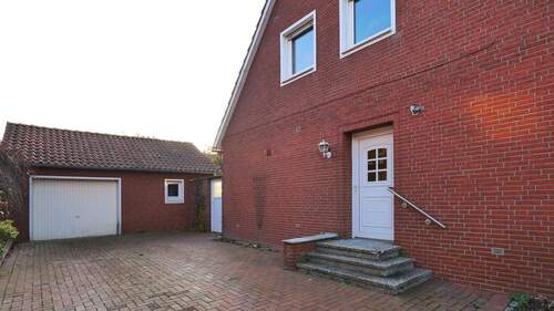 V1638 Auffahrt - Seiteneingang - 4 Zimmer Einfamilienhaus in Twistringen