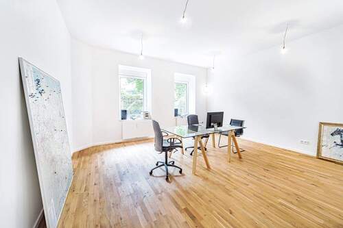 Besprechungsraum/Chefbüro - 