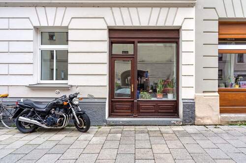 Büroeingang mit Schaufensterfläche - Büro in München