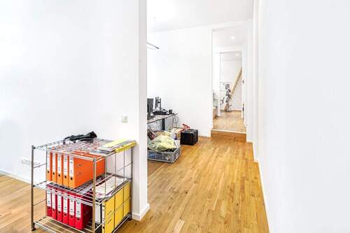 Flur zu den einzelenen Büros - 