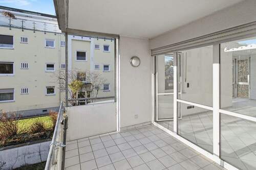 großer Balkon - 3 Zimmer Einfamilienhaus zum Kaufen in München