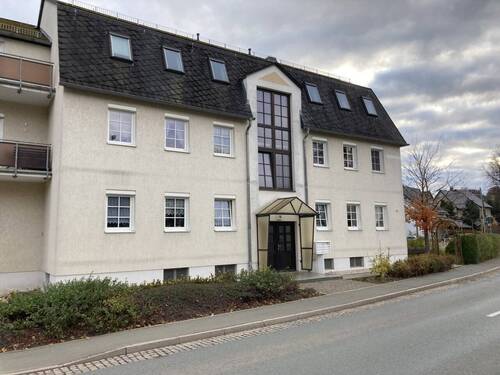 Hausansicht - 3 Zimmer Etagenwohnung zum Kaufen in Fraureuth