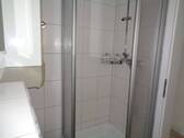 Dusche mit neuer Duschkabine - 