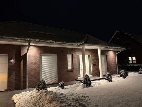 Bild 1 - Exklusiver Bungalow mit 3 Schlafzimmer, 2 Bäder, Doppelgarage und Ausbaureserve