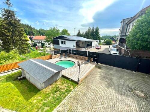 Innenhof - 1 Zimmer Mehrfamilienhaus, Wohnhaus zum Kaufen in Finsterbergen