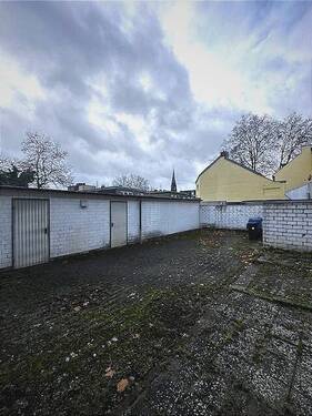 Garagen mit Zugang zum Hof - 