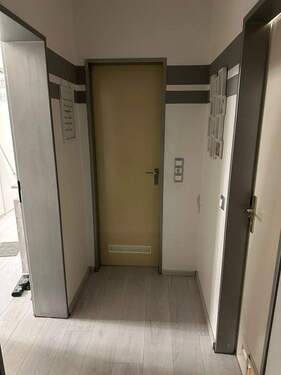 Bild 2 - 2 Zimmer Etagenwohnung zum Kaufen in Ludwigshafen