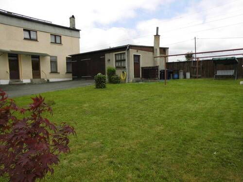DSCI5670 - Teilsaniertes Mehrfamilienhaus mit viel Nebengelass und großem Grundstück in ländlicher Lage - ideal für Handwerker o...