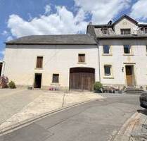 Charmantes ehemaliges Winzerhaus mit großem Nebengebäude. - Minheim