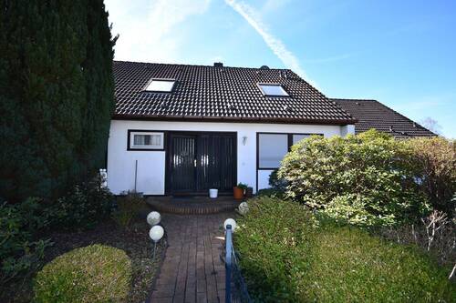 Straßenansicht..jpg - Ihr Projekt. Ihr Stil. Ihr Zuhause DHH in Sackgassenlage