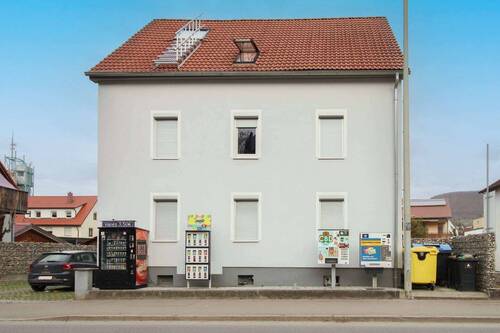 Außenansicht - Mehrfamilienhaus mit leerstehender Eigentümerwohnung und stabilen Mieteinnahmen in Pfullingen