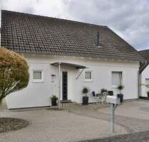 Gepflegtes Einfamilienhaus in begehrter Wohnlage | Irmenach | Nähe Flughafen Hahn | Doppelgarage