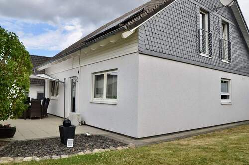 Seitenansicht rechts - 6 Zimmer Einfamilienhaus zum Kaufen in Irmenach