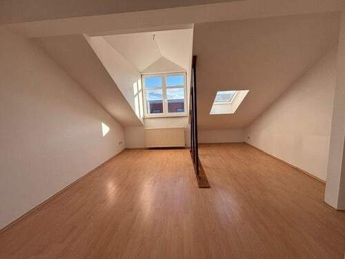 Wohnzimmer - 2 Zimmer Etagenwohnung in Leipzig