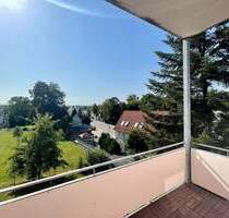 Modernisierte 3-Zi.-Wohnung: XXL-Fliesen, Eichenparkett, Tageslichtbad & Stellplatz auf Wunsch - Chemnitz Altendorf