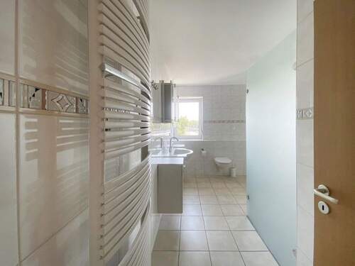 Großzügiges Tageslichtbad - 