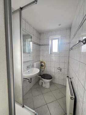 Bad 2. OG - Gewerbeobjekt (Büro, Produktion, Verkauf) in Mönchengladbach zum Kaufen