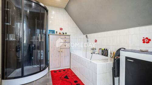 1. OG Badezimmer 1 - 