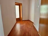 Flur (2) - 3 Zimmer Etagenwohnung zur Miete in Plauen