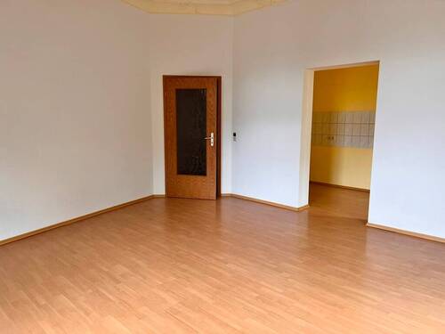 Wohnzimmer (7) - Etagenwohnung mit 77,70 m&sup2; in Plauen zur Miete