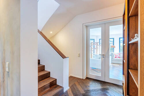 Flur - Einfamilienhaus mit 186,00 m&sup2; in Grünwald zum Kaufen
