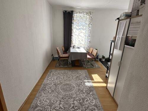 Wohnstube.jpg - 4 Zimmer Etagenwohnung in Naumburg (Saale)