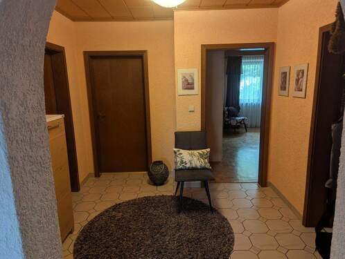 Flur oben - Einfamilienhaus mit 229,00 m² in Ebermannstadt zum Kaufen