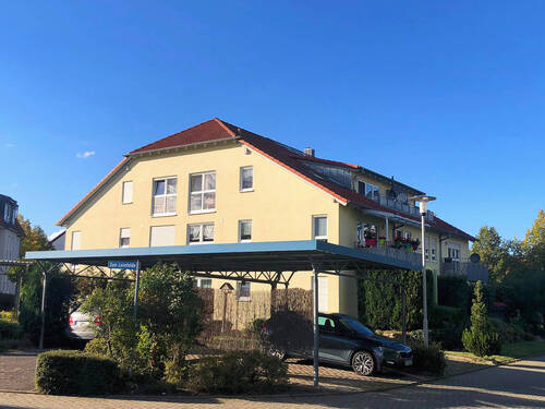 Hausansicht - 3 Zimmer Etagenwohnung zum Kaufen in Urbich