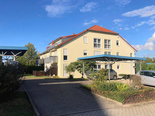 Hausansicht - 3 Zimmer Etagenwohnung in Urbich