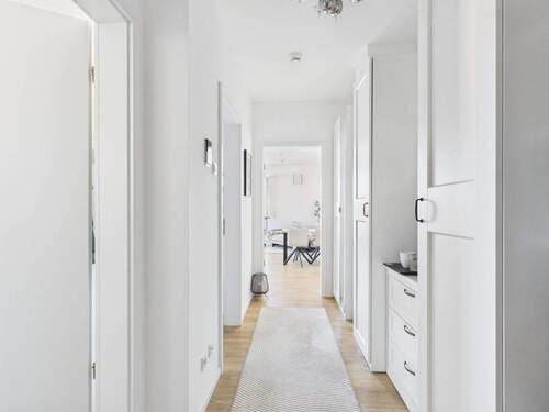 Flur - Etagenwohnung mit 67,60 m&sup2; in Ottobrunn zur Miete
