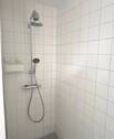 Gartengeschoss - Dusche im Badezimmer - 