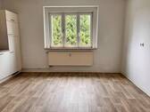 Küche mit Einbauküche - 2 Zimmer Etagenwohnung in Zwickau