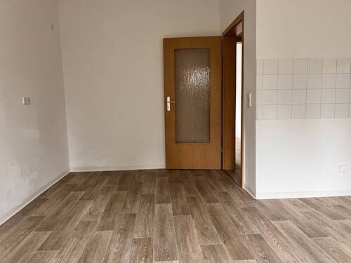 Küche mit Einbauküche (9) - Etagenwohnung mit 56,00 m&sup2; in Zwickau zur Miete