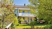 Außenansicht 3 - Gartenidylle trifft Wohnkomfort: Familienfreundliches Reihenhaus mit 6 Zimmern in Regensburg