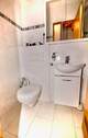 Bad mit Duschkabine im Soutarrain - 