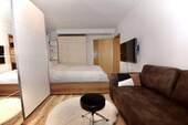 Schlafzimmer 2 mit Zugang zu Waschräume - 